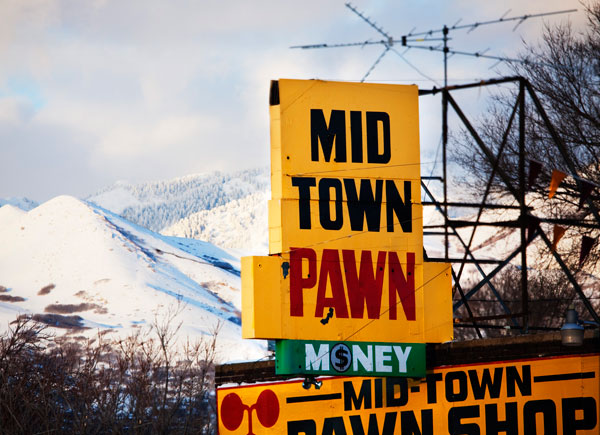 Mid Town Pawm